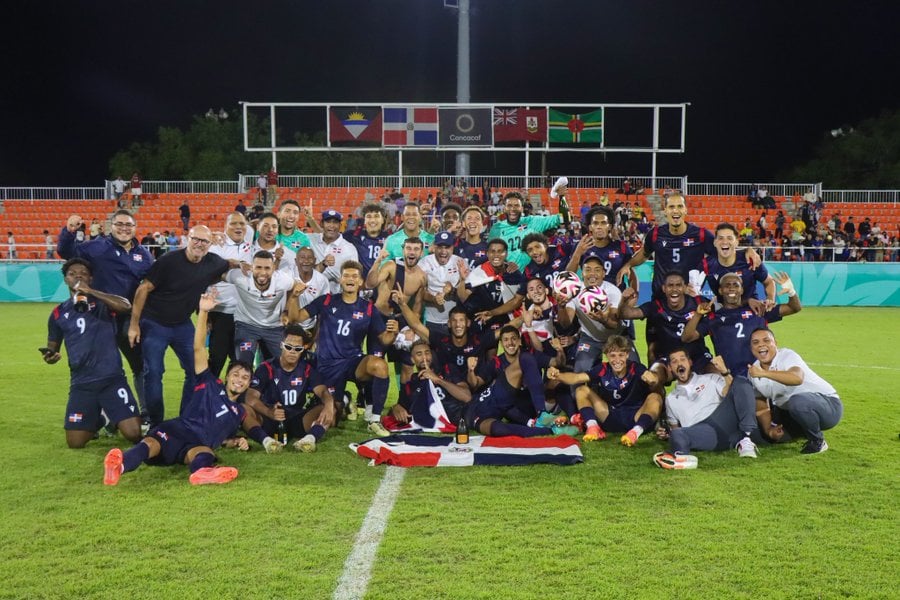 rd-clasifica-a-copa-oro-de-futbol-con-4-goles-de-romero