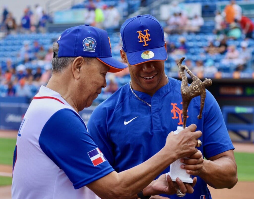 juan-soto-recibe-premio-juan-marichal-2024