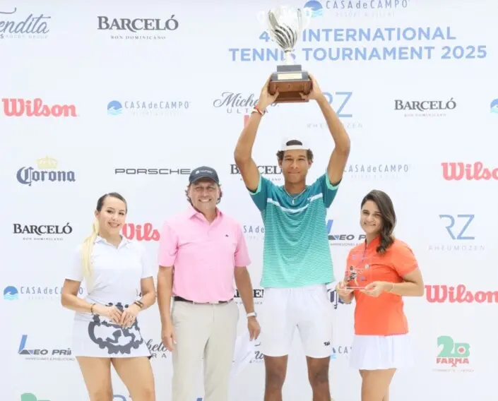 enmanuel-munoz-veras-conquista-torneo-internacional-de-tenis-de-campo-2025